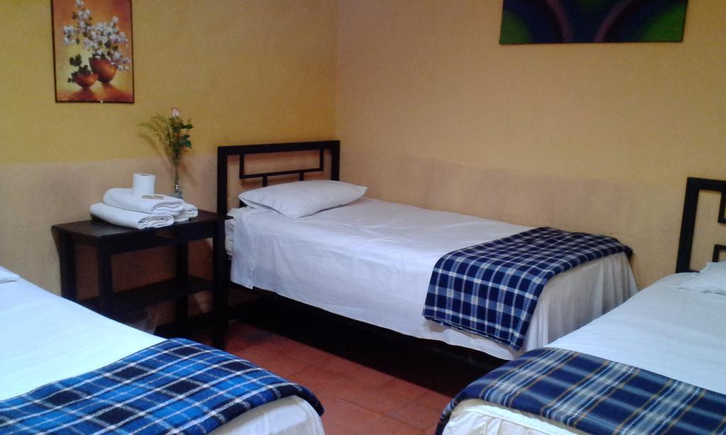 Hostel La Quinta アンティグア・グアテマラ エクステリア 写真